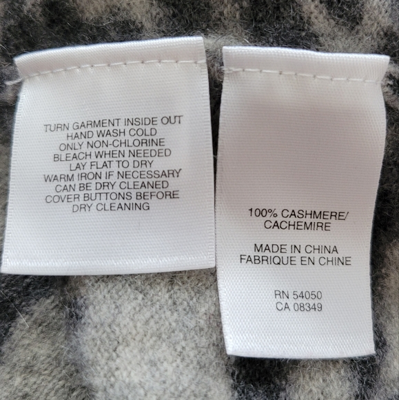 Anne Klein 100% Cashmere Gray black Zebra Print Sweater Size M - Picture 6 of 9